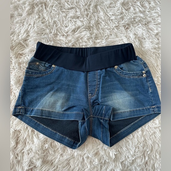 YMI Pants - YMI Blue Jean Shorts Distressed Hem Classic Style